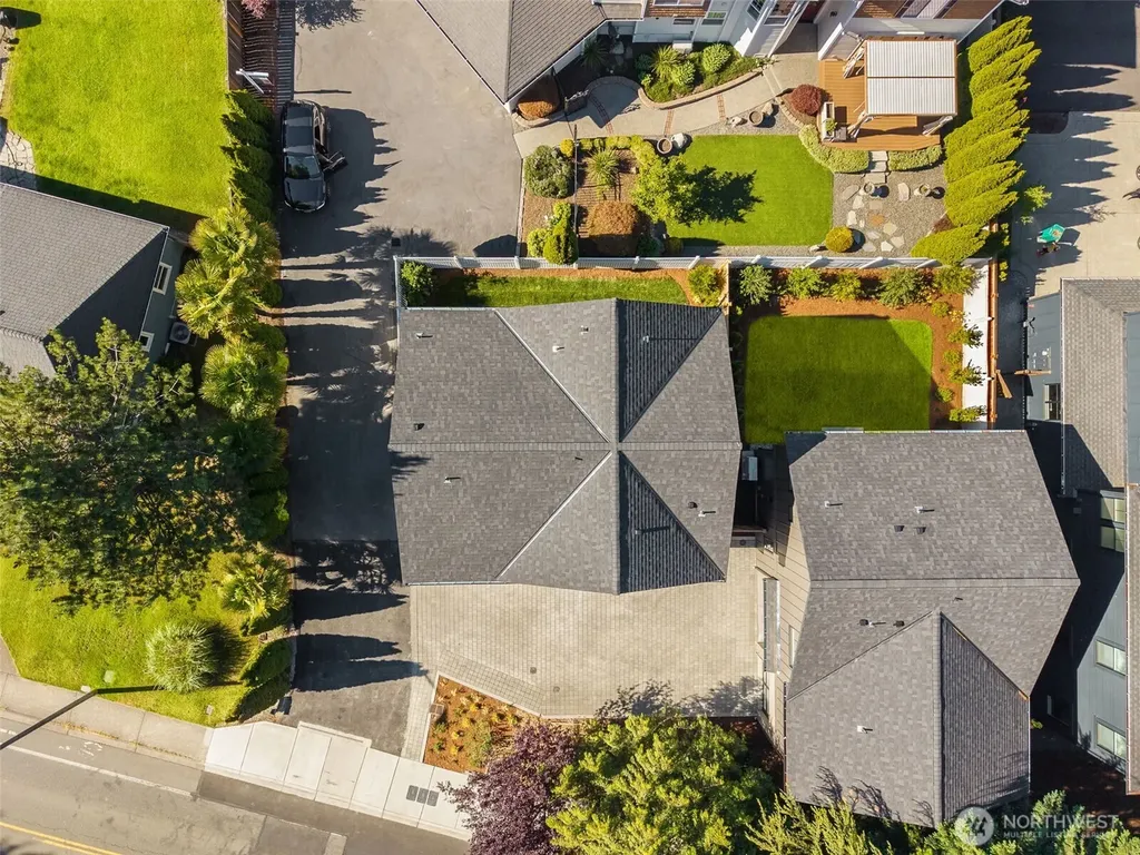12908 NE 70th Place Kirkland WA 98033