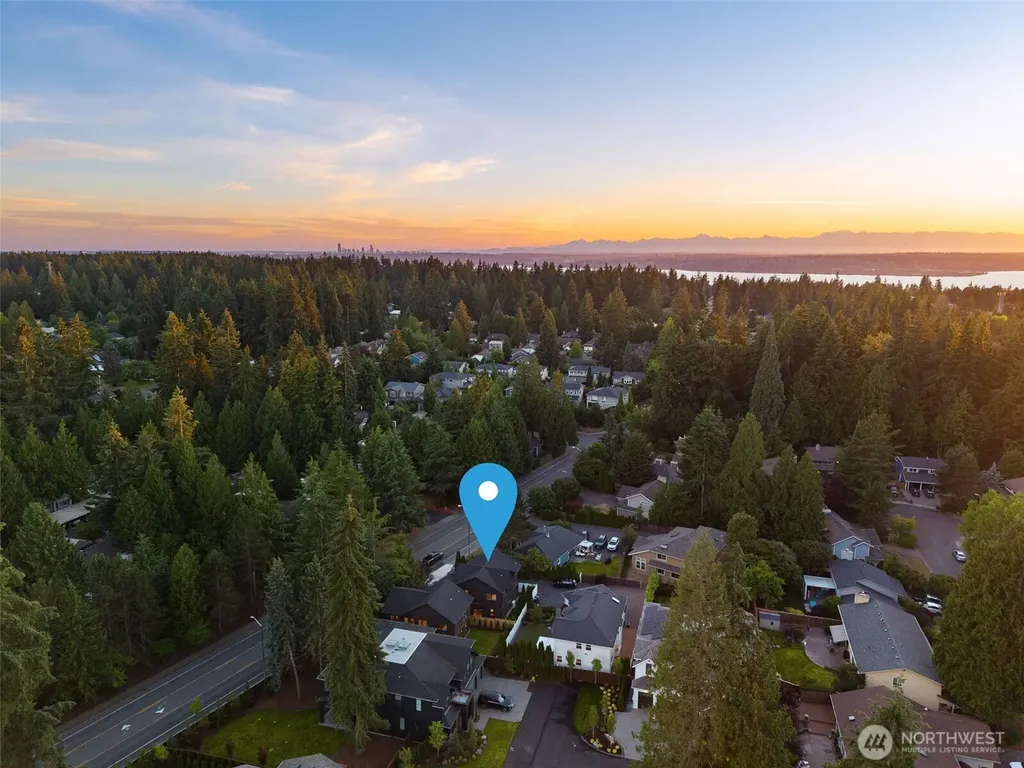12908 NE 70th Place Kirkland WA 98033