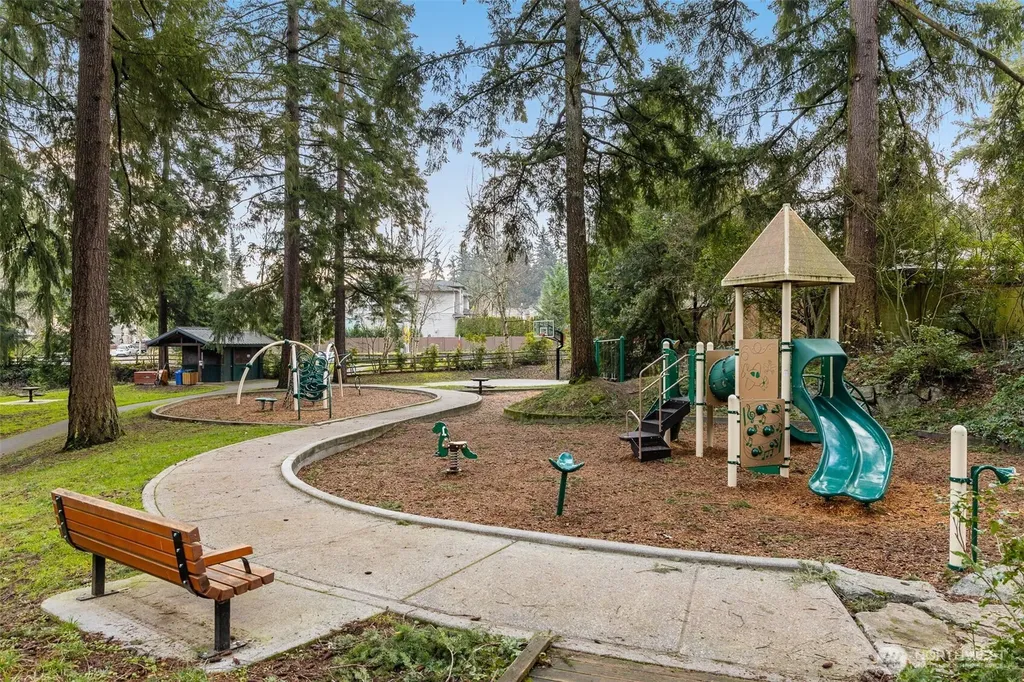 12908 NE 70th Place Kirkland WA 98033
