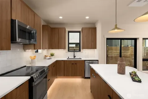 12908 NE 70th Place Kirkland WA 98033