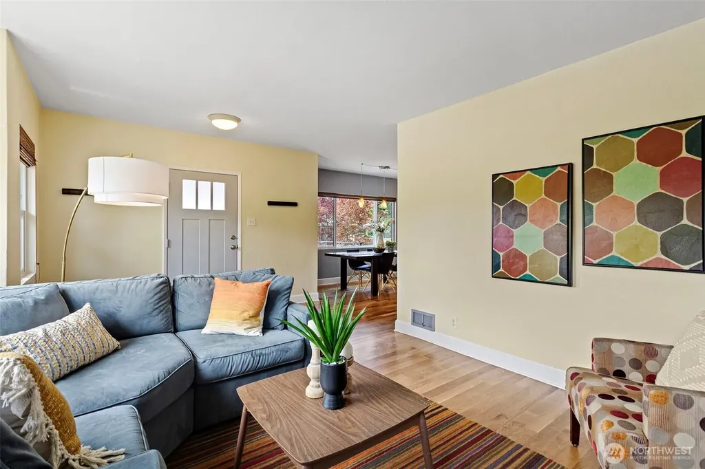 3214 S Byron Seattle WA 98144