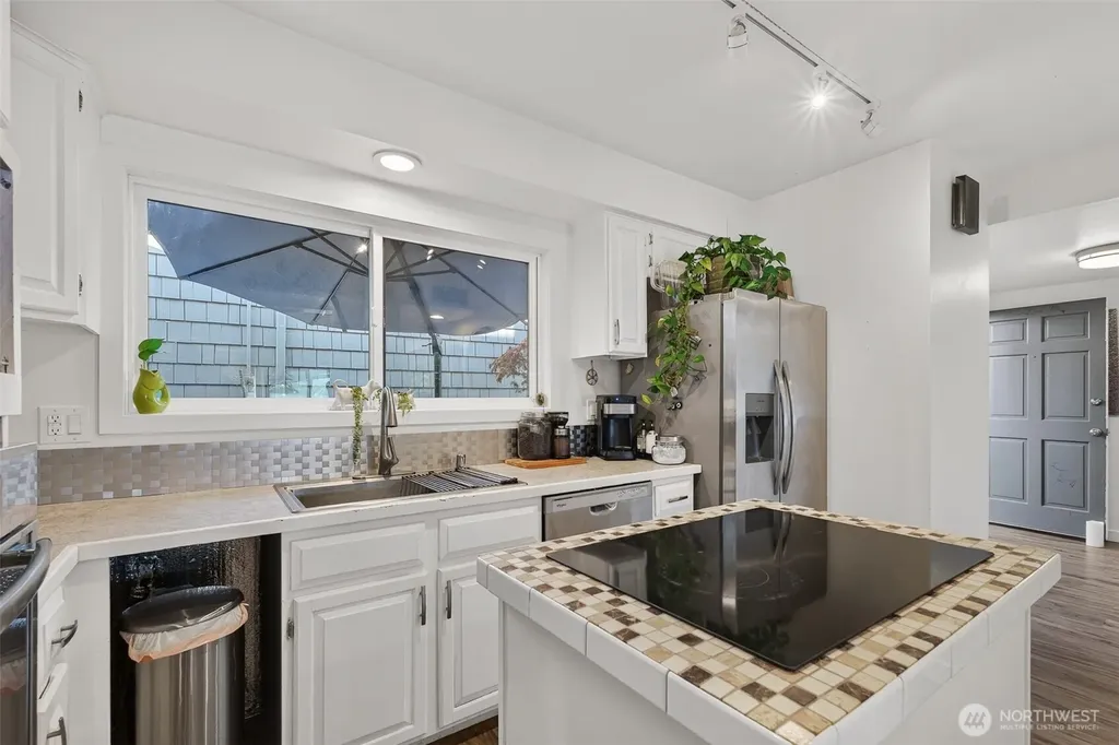 708 Poplar Drive Bellingham WA 98226