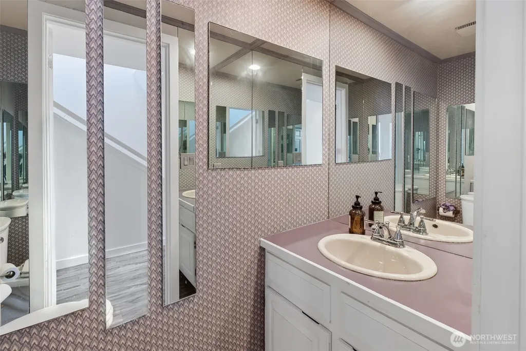 708 Poplar Drive Bellingham WA 98226