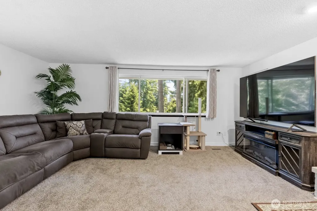 13501 119th Street E Puyallup WA 98374