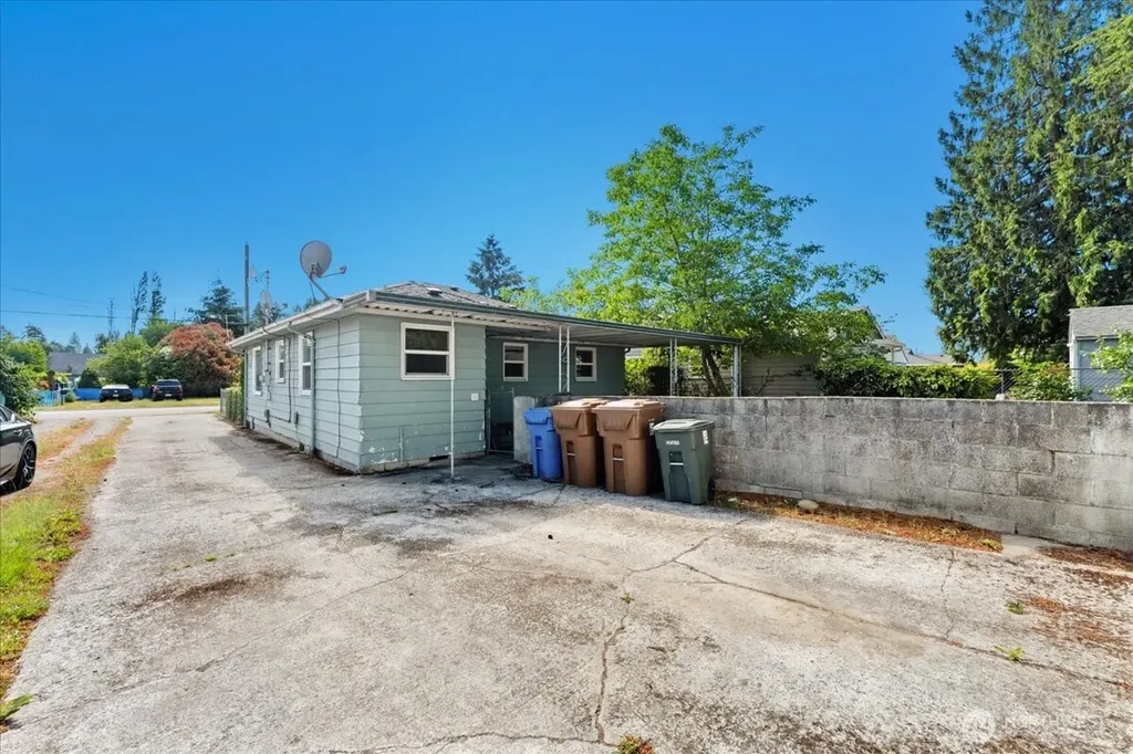 8618 Tacoma Avenue S Tacoma WA 98444