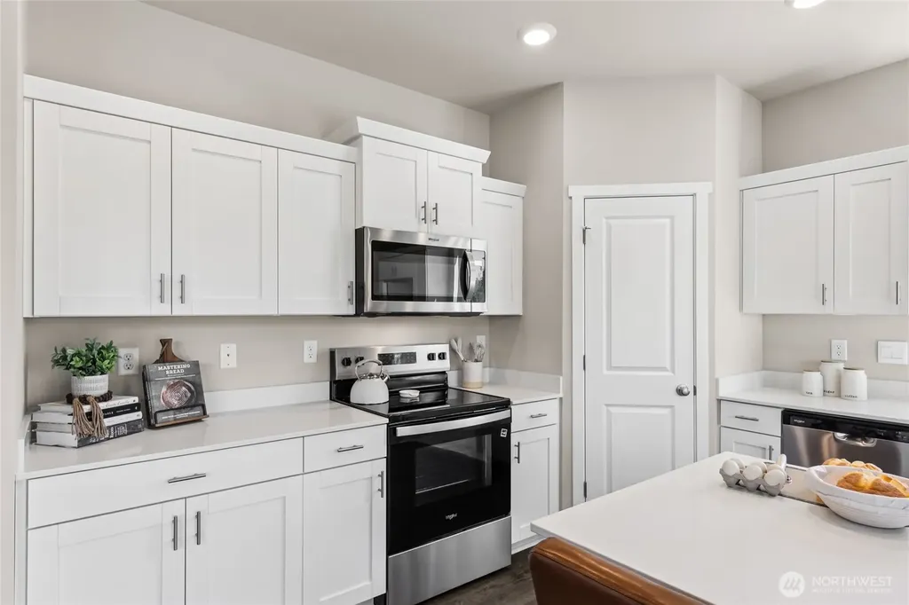 564 Wall Street Buckley WA 98321