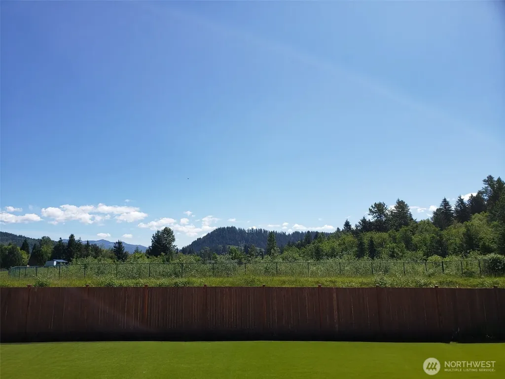 564 Wall Street Buckley WA 98321