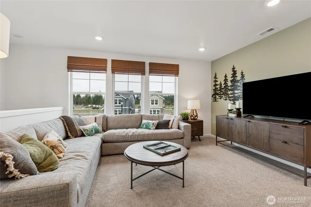 564 Wall Street Buckley WA 98321
