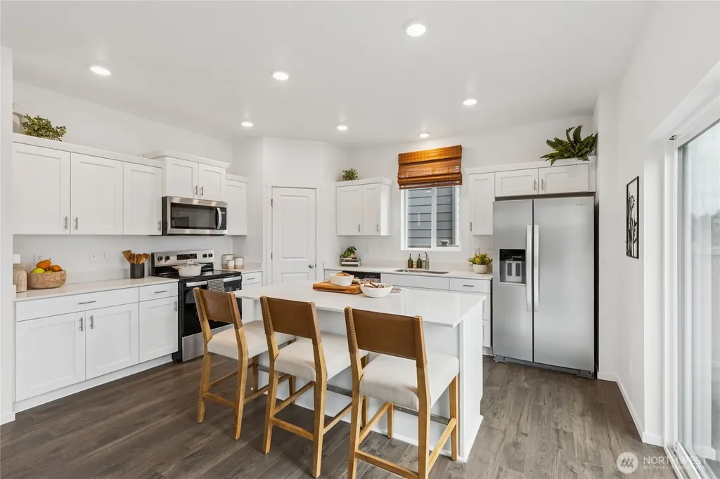 564 Wall Street Buckley WA 98321