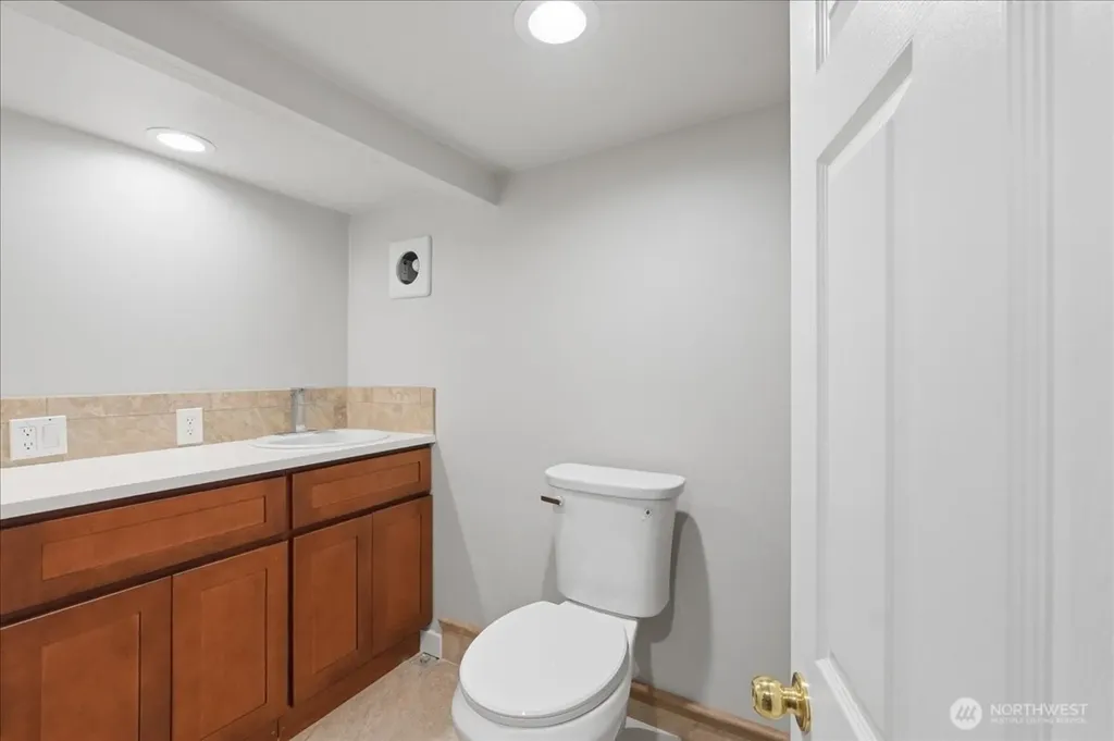 1715 Meridian Avenue E Edgewood WA 98371