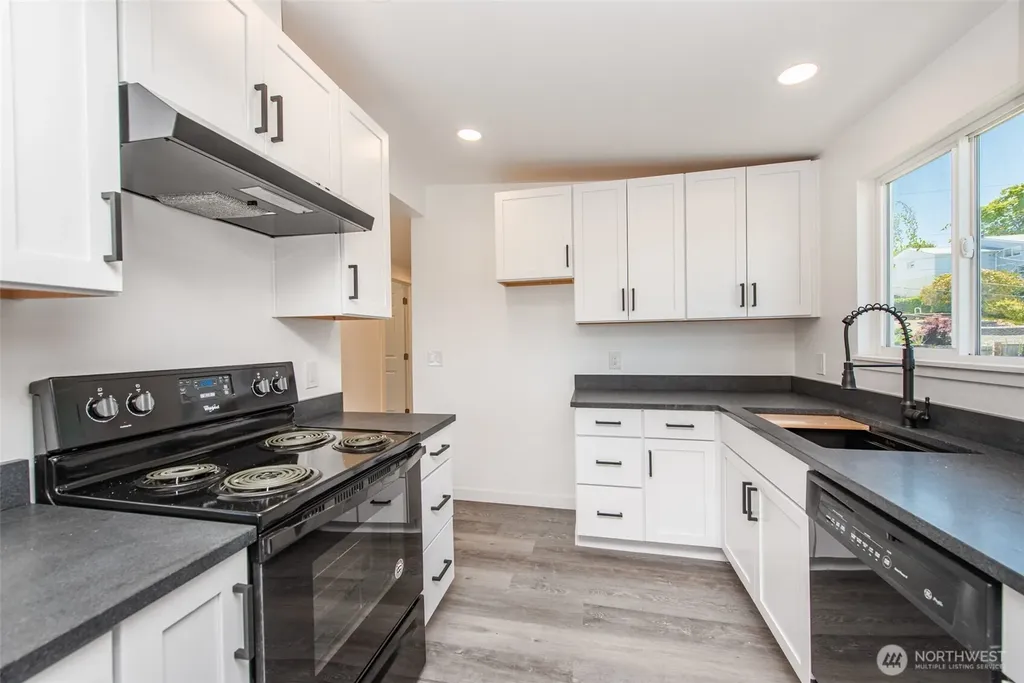320 E Lopez Avenue Port Angeles WA 98362