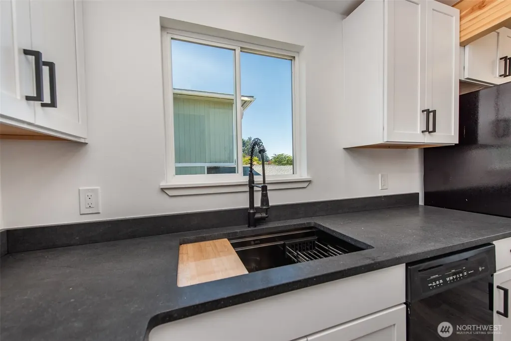 320 E Lopez Avenue Port Angeles WA 98362