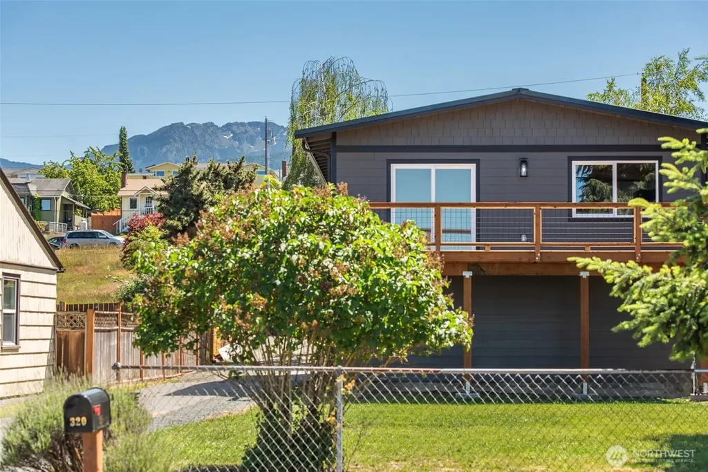 320 E Lopez Avenue Port Angeles WA 98362