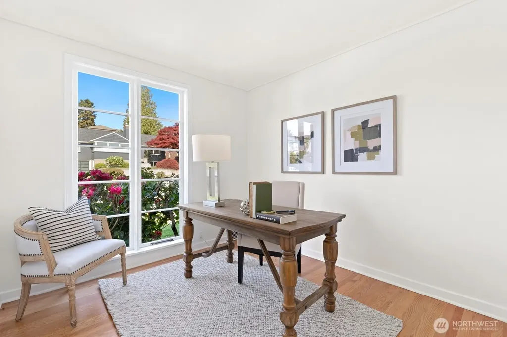 2527 Westmont Way W Seattle WA 98199