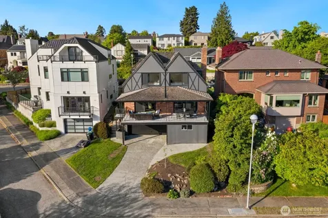 2527 Westmont Way W Seattle WA 98199