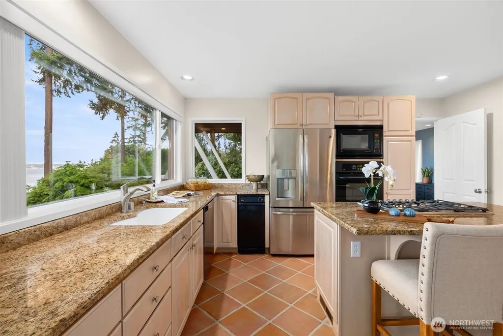 10879 Bill Point Circle NE Bainbridge Island WA 98110