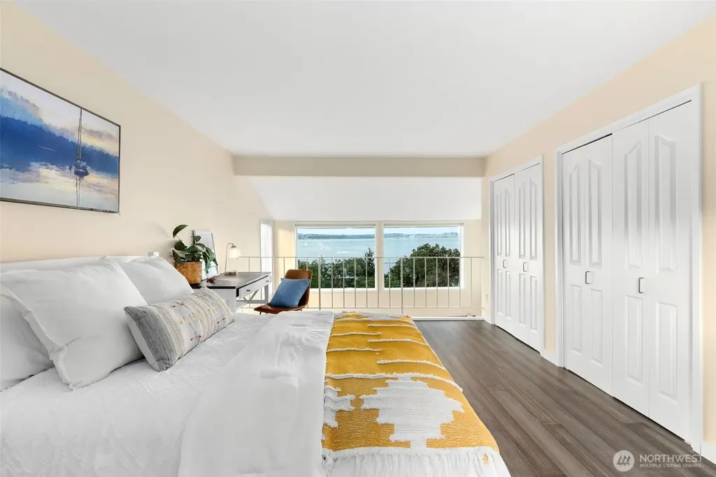 10879 Bill Point Circle NE Bainbridge Island WA 98110