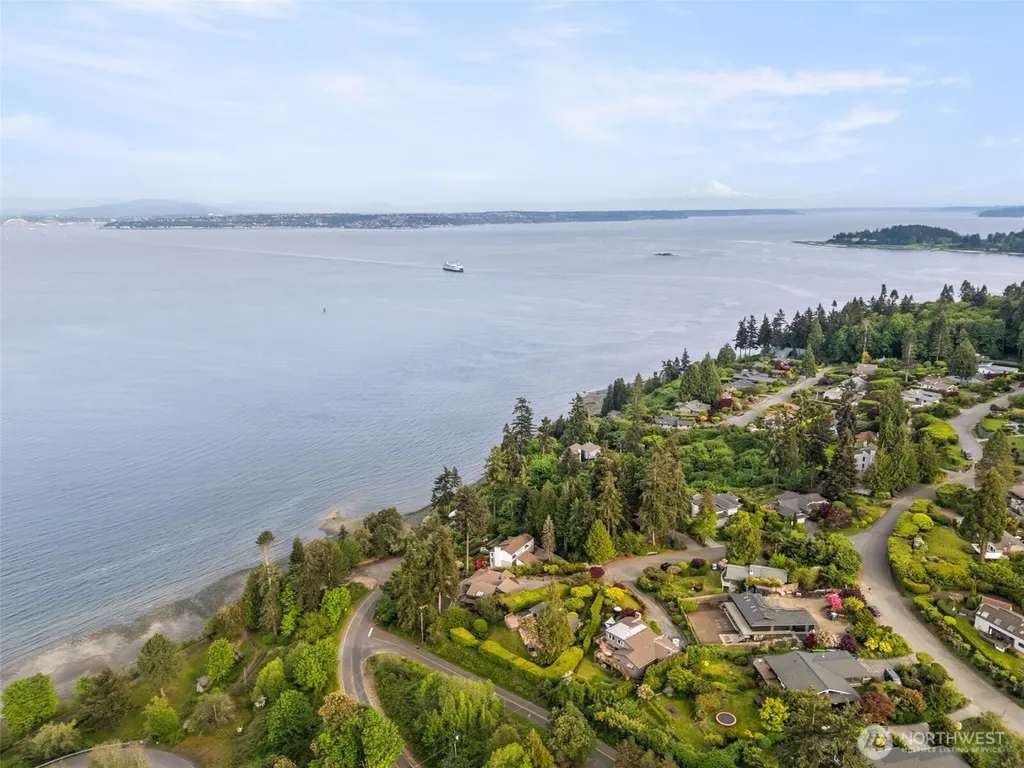10879 Bill Point Circle NE Bainbridge Island WA 98110