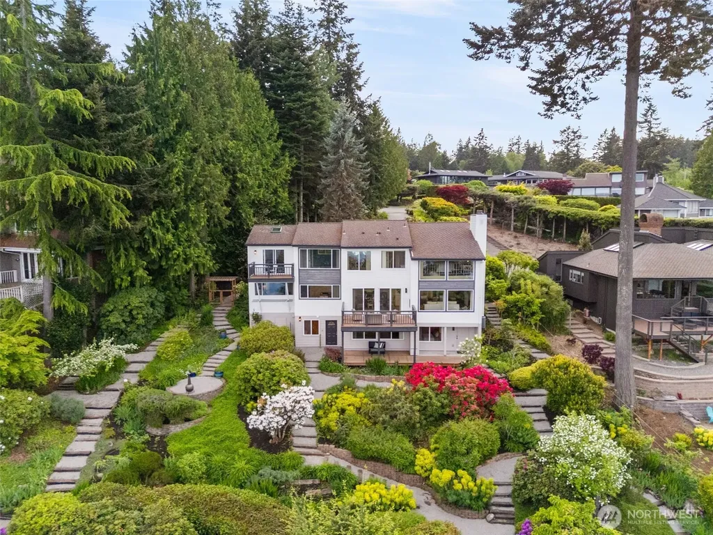 10879 Bill Point Circle NE Bainbridge Island WA 98110