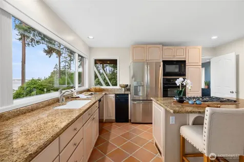 10879 Bill Point Circle NE Bainbridge Island WA 98110