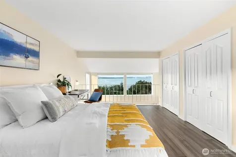 10879 Bill Point Circle NE Bainbridge Island WA 98110