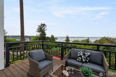 10879 Bill Point Circle NE Bainbridge Island WA 98110