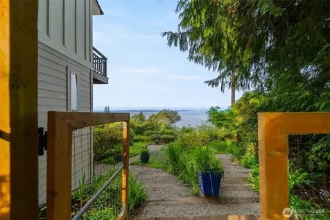 10879 Bill Point Circle NE Bainbridge Island WA 98110