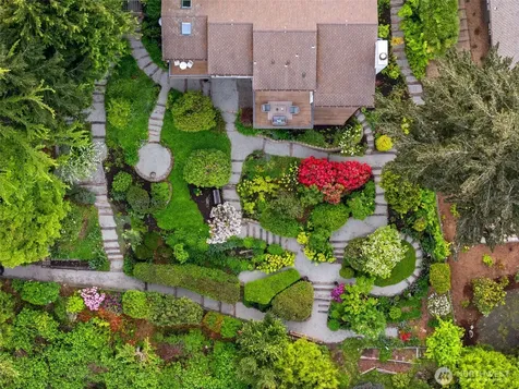 10879 Bill Point Circle NE Bainbridge Island WA 98110