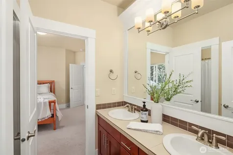 20125 SE 24th Street Sammamish WA 98075