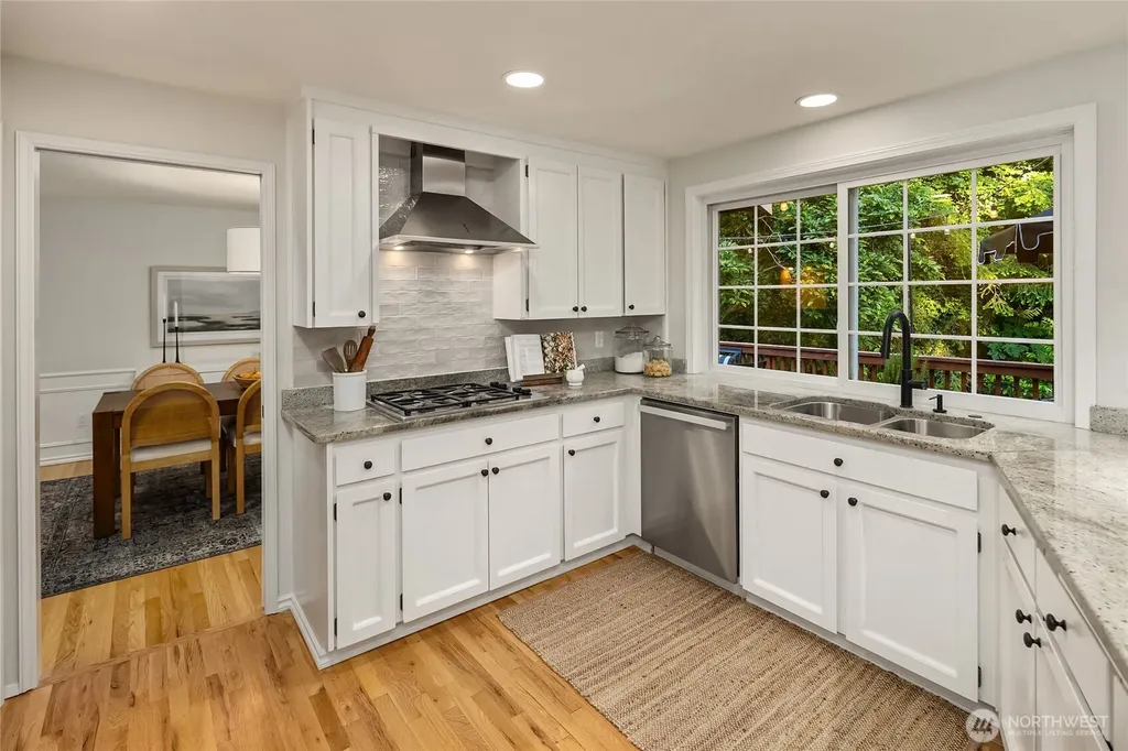20603 NE 37th Way Sammamish WA 98074