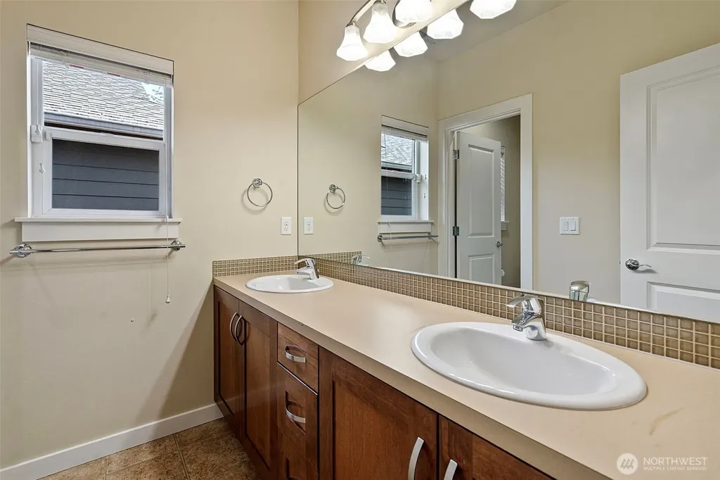 15372 SE 160th Place Renton WA 98058