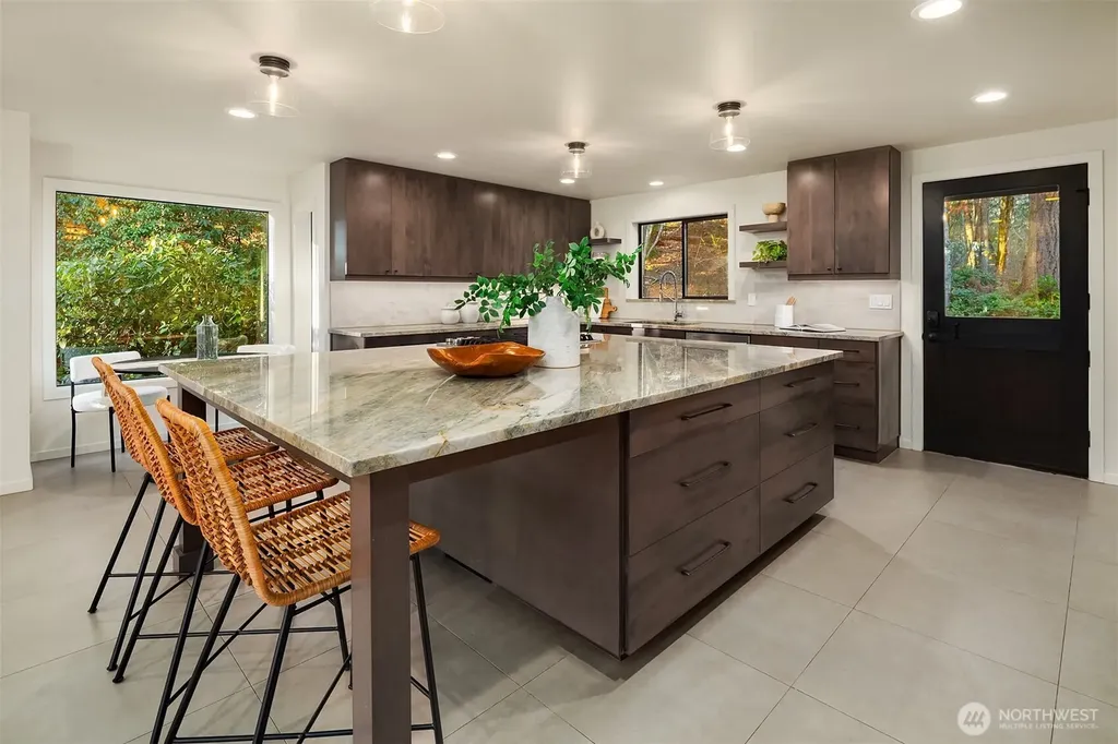 25112 SE 17th Street Sammamish WA 98075