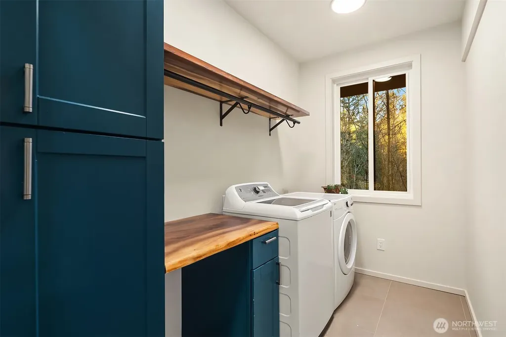 25112 SE 17th Street Sammamish WA 98075
