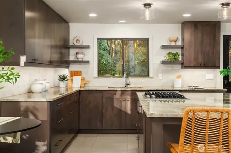 25112 SE 17th Street Sammamish WA 98075