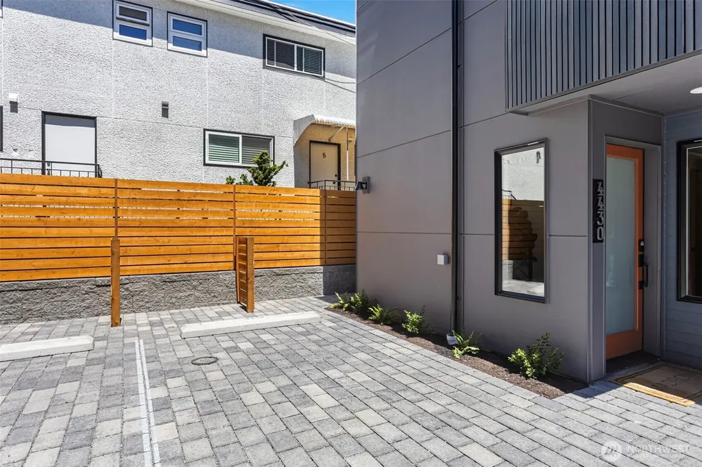 4430 Dayton Avenue N Seattle WA 98103