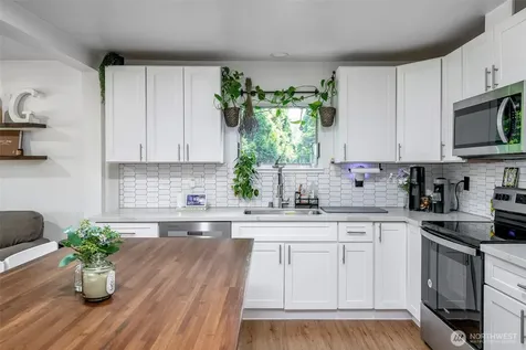 402 96th Street S Tacoma WA 98444