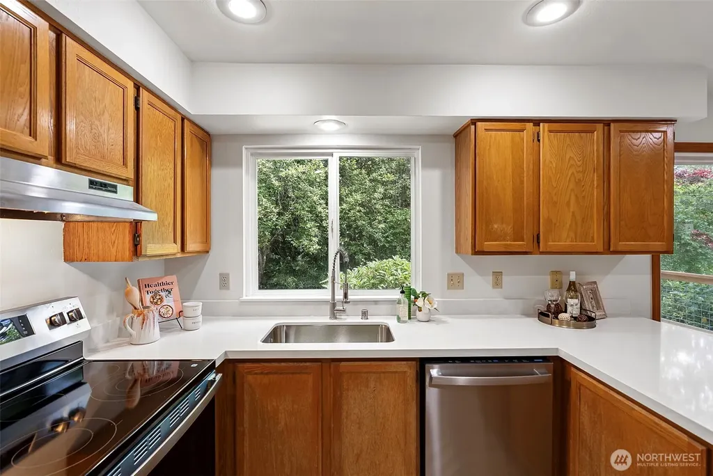 10913 Crocus Place NW Silverdale WA 98383