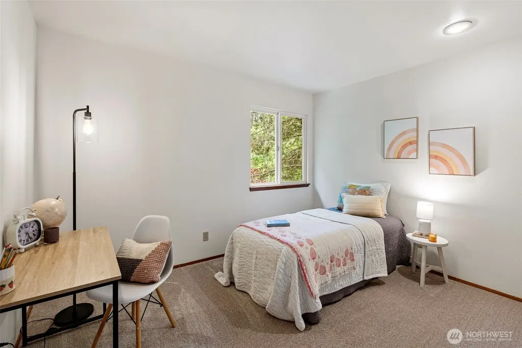 10913 Crocus Place NW Silverdale WA 98383