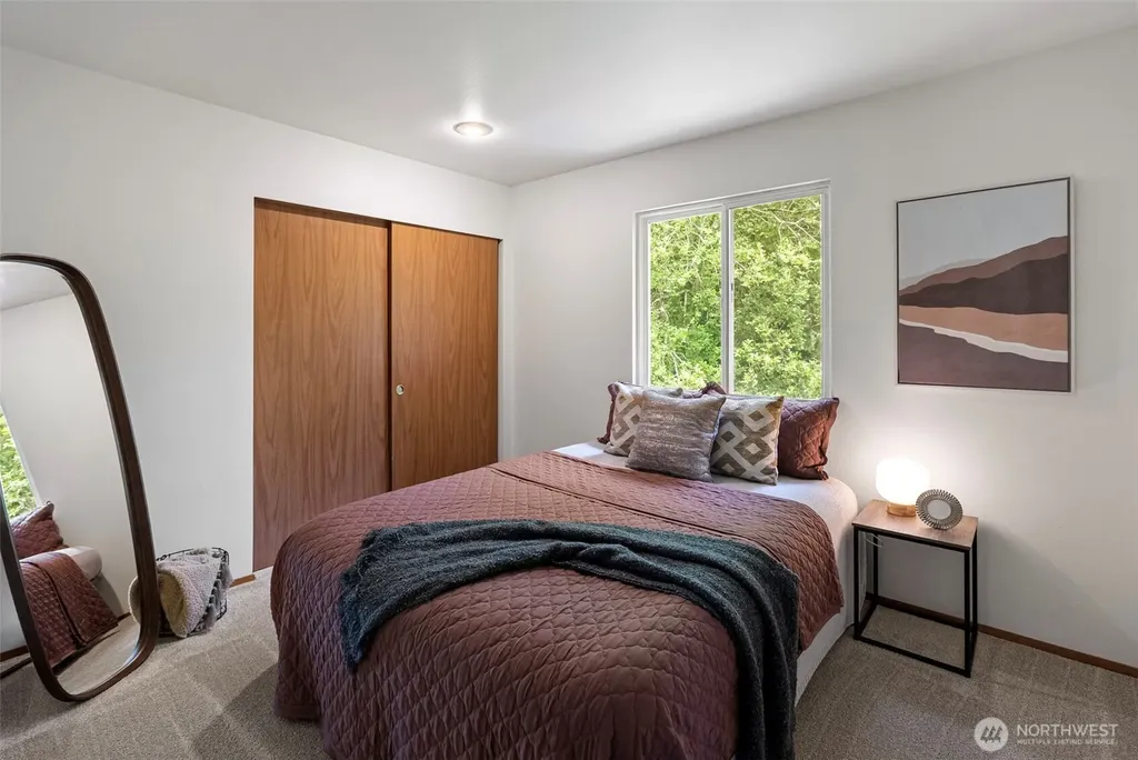 10913 Crocus Place NW Silverdale WA 98383