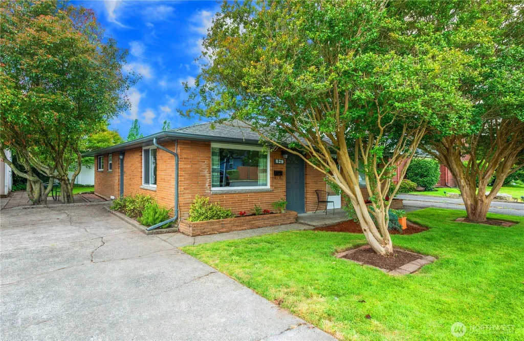 827 N 1st Street Renton WA 98057