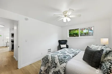 827 N 1st Street Renton WA 98057