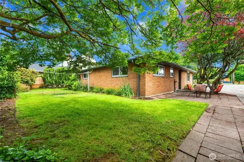 827 N 1st Street Renton WA 98057