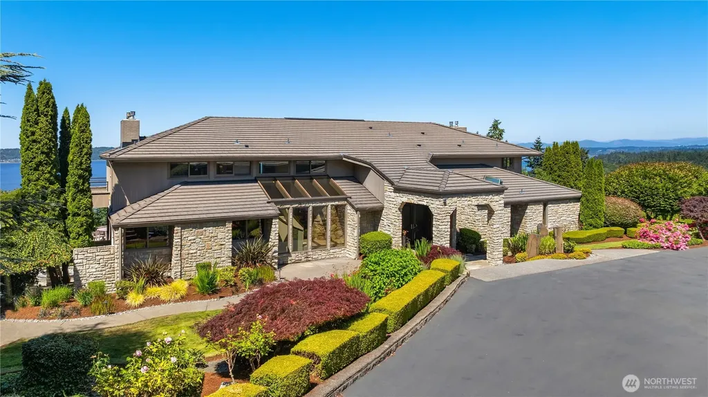 6411 View Street NE Tacoma WA 98422