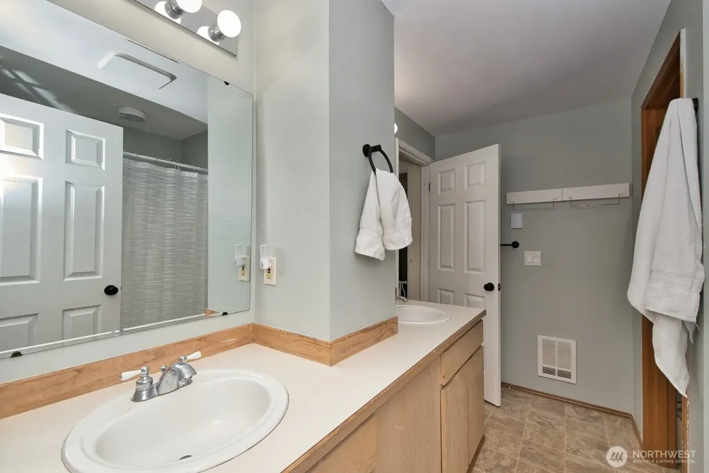 1347 Jasmine Lane Bremerton WA 98311