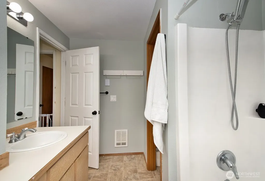 1347 Jasmine Lane Bremerton WA 98311