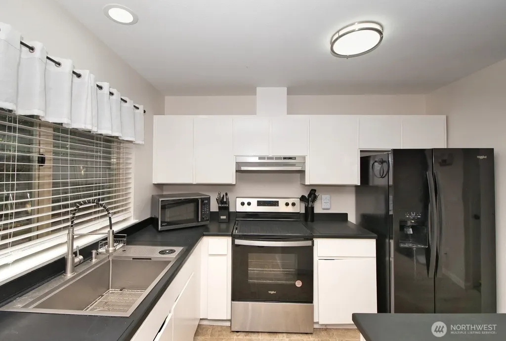 1347 Jasmine Lane Bremerton WA 98311