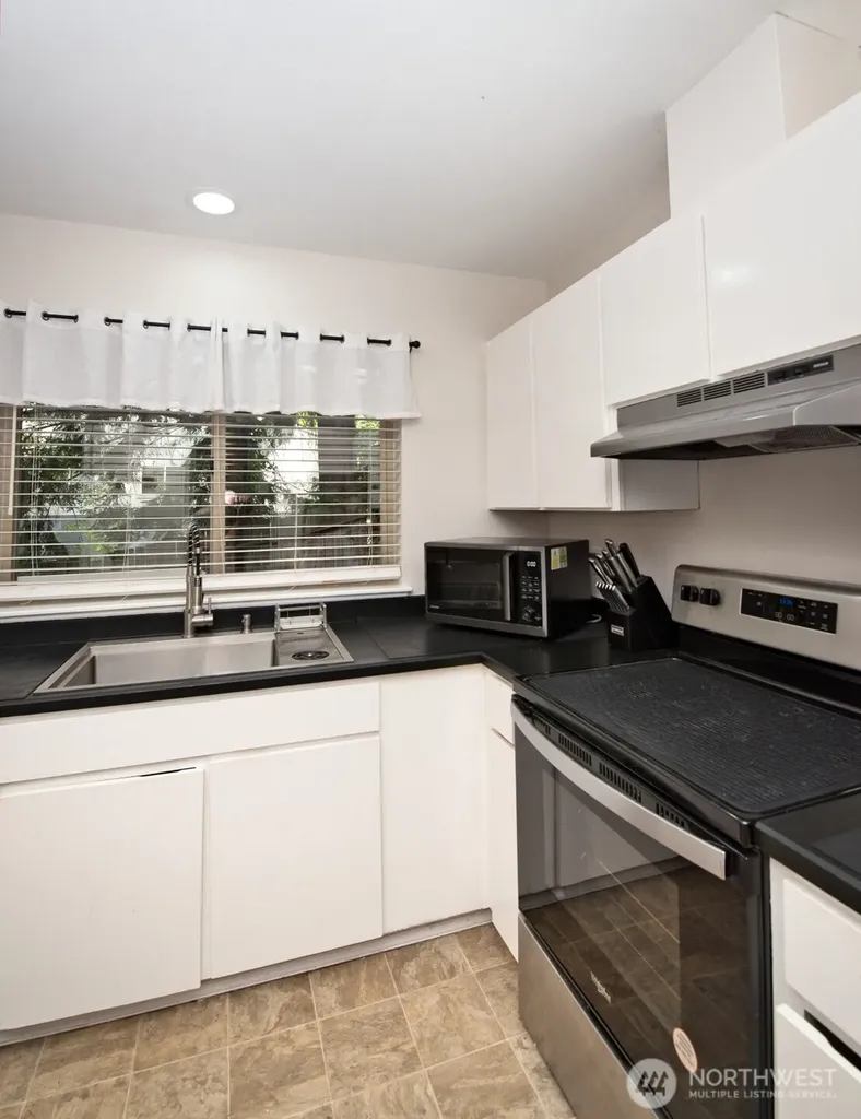 1347 Jasmine Lane Bremerton WA 98311