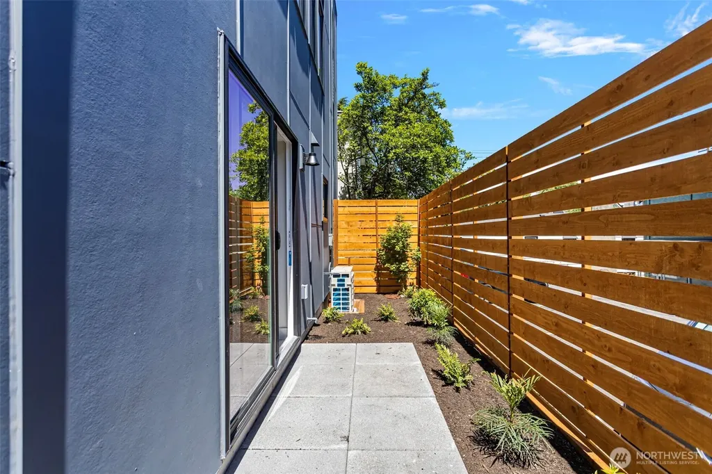 4428 Dayton Avenue N Seattle WA 98103