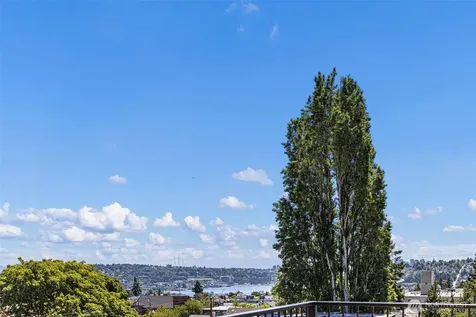 4428 Dayton Avenue N Seattle WA 98103