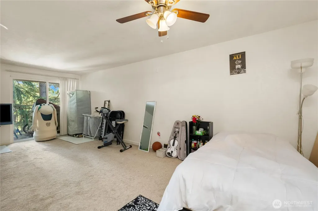 9917 Holly Drive Everett WA 98204